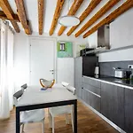 Hostmate - - Salizada شقة